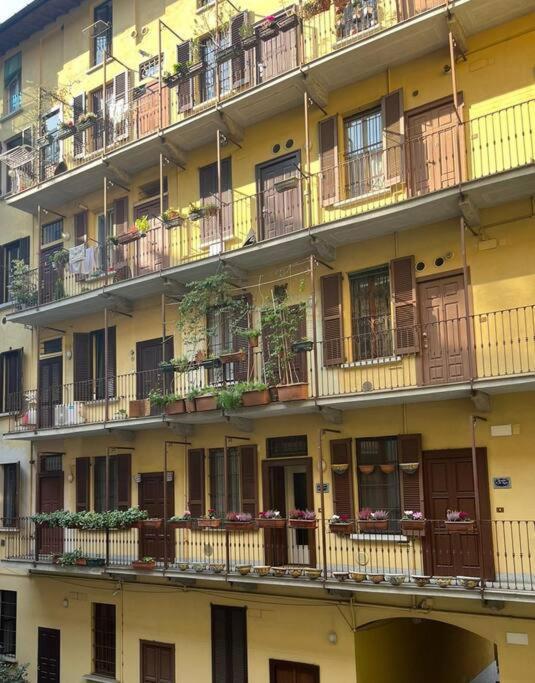 Апартаменти Bilocale Milano Sempione Екстер'єр фото